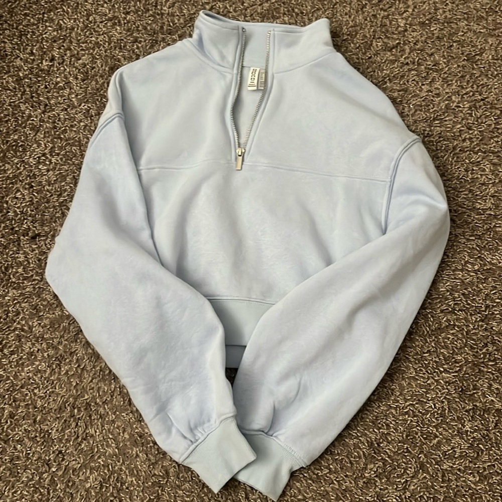 Baby blue crop shirt